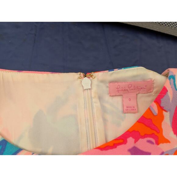 🌸 Lilly Pulitzer Donna Romper – Size 0 – EUC – Bright Floral Print 🌸 - Picture 5 of 5